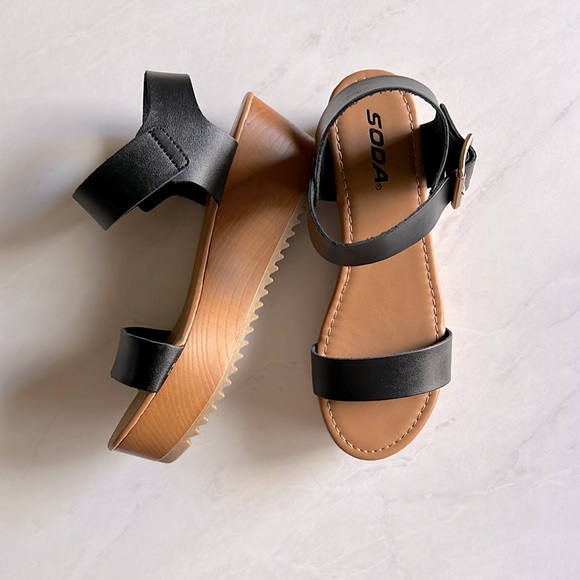 Soda Shoes - Platform Sandals